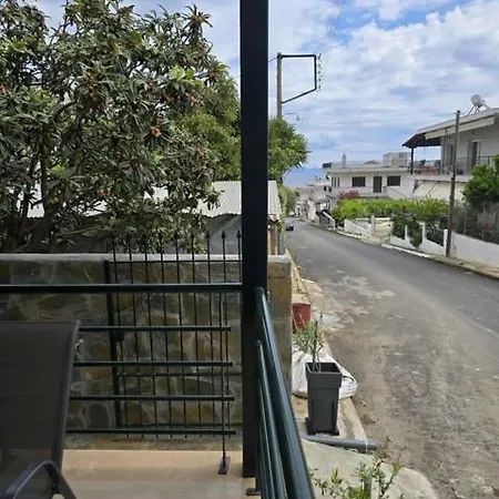 بيت للعطل Uncie Spiros House