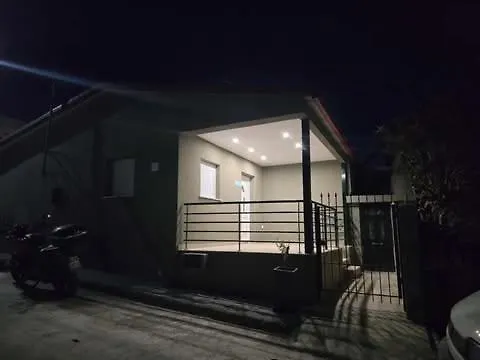 Uncie Spiros House Néa Fókaia
