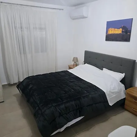 Uncie Spiros House * Неа-Фокеа