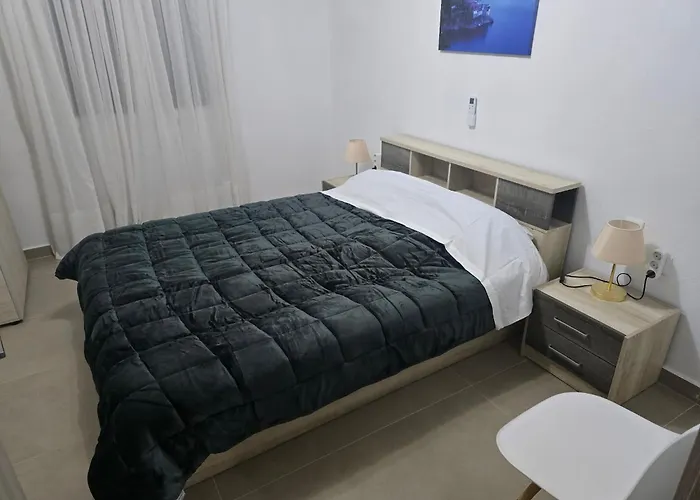 Uncie Spiros House * Неа-Фокеа